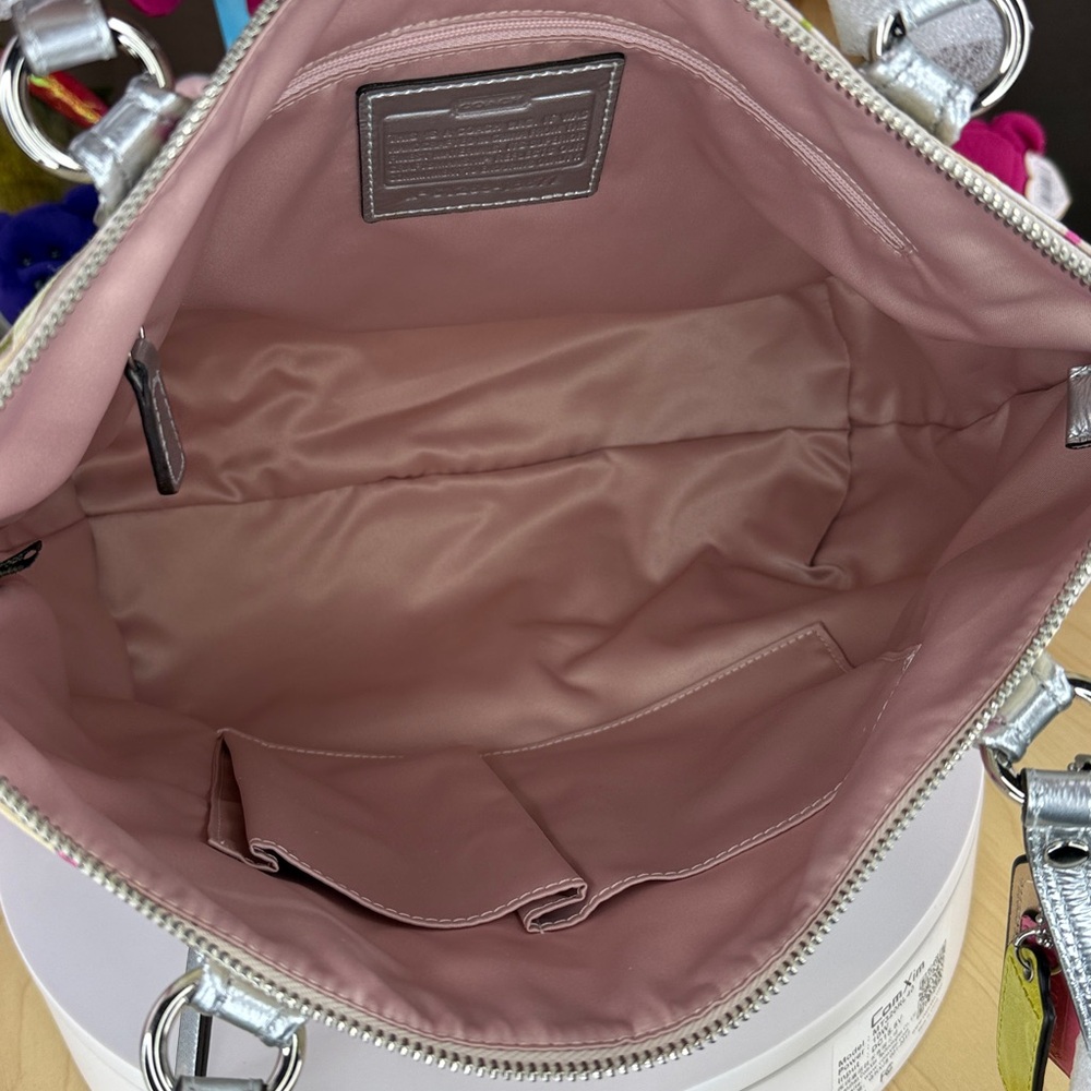 ๐ฅNWOT COACH - Poppy Ikat Signature C Multi/Silver Glam Tote Y2K - 45U088 - Picture 9 of 15